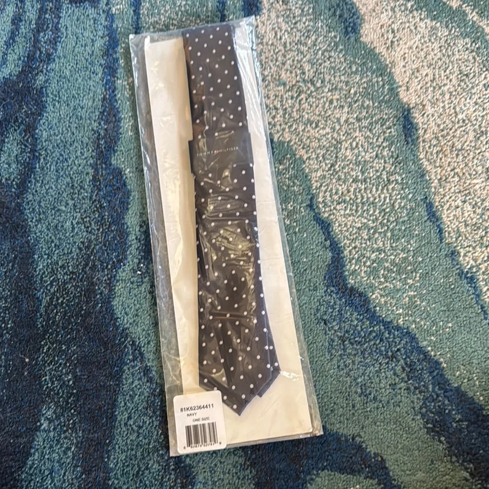 New, Boys Tommy Hilfiger Tie, Navy & White Polka Dot